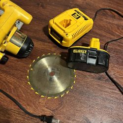 DeWalt DW 939 18V Battery Saw