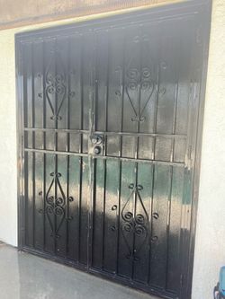 Screen door