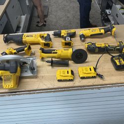 Dewalt Tool Set With Tool Box 