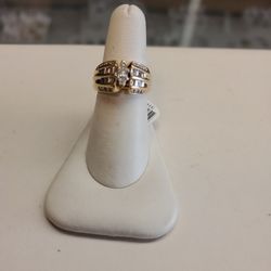 14k Gold Rings 7.1 Grams Size 7 If You Are Interested Ask For Maribel Thank You 😊 