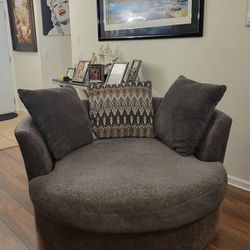 Round Swivel Lounge Chair 