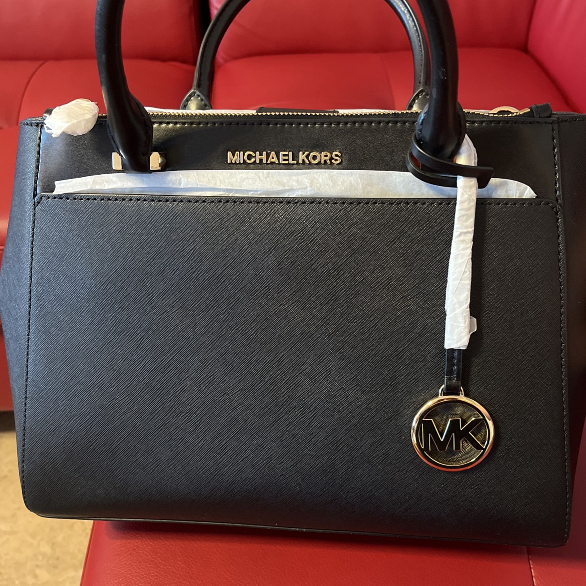 Authentic MICHAEL KORS Never Full Bag for Sale in Pompano Beach, FL -  OfferUp