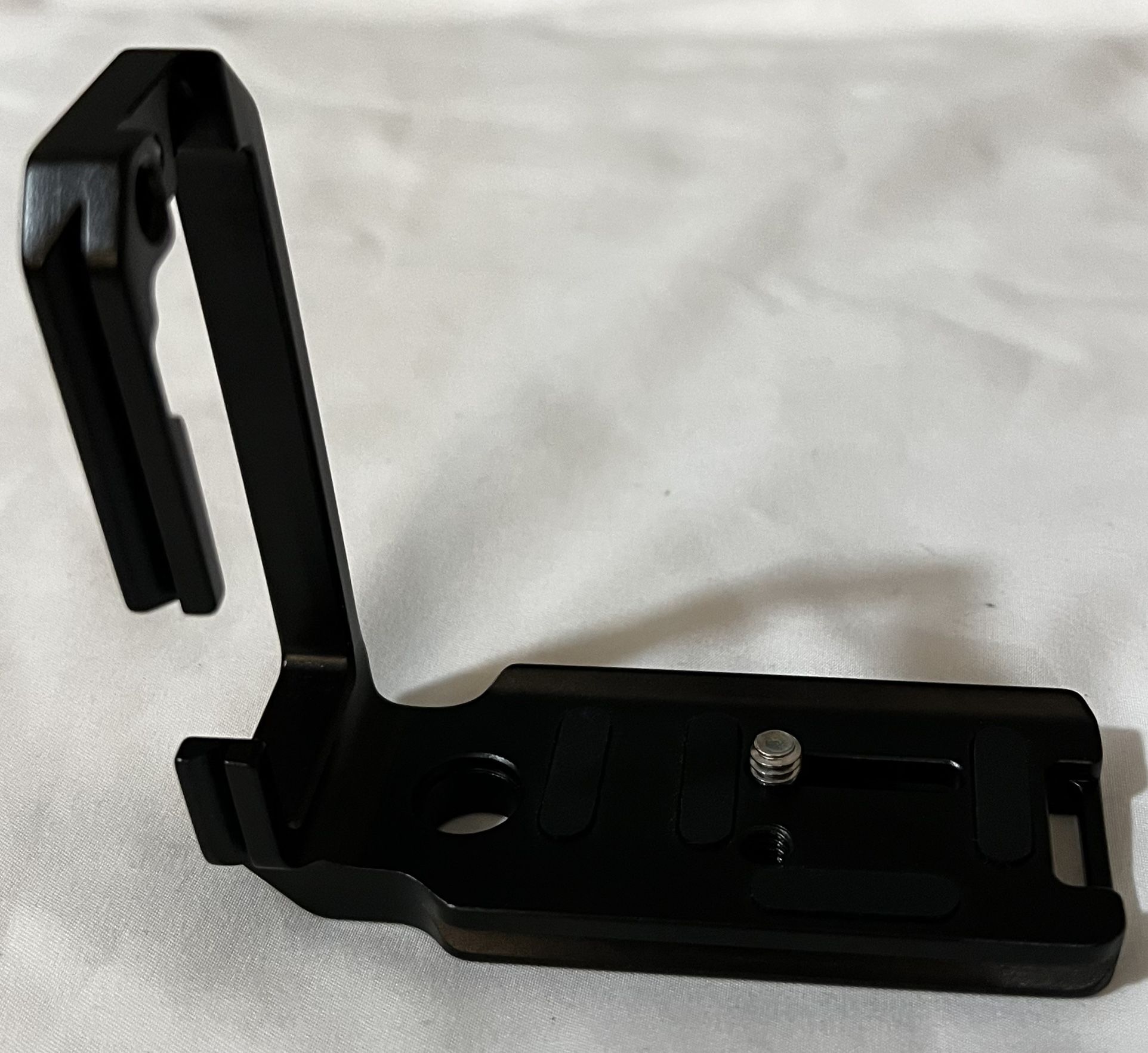 A7M4 DSLR Camera L-Bracket,A7S3 L Plate Quick Release Plate for Sony A1/A7S3,Metal Hand Grip 