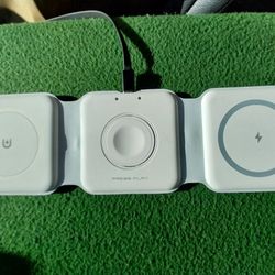 (Apple Only) 3 in 1 Charging Station