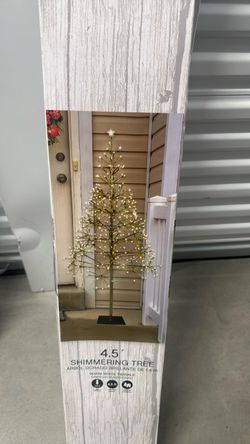 4.5 ft Shimmering LED Christmas Tree
