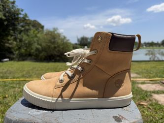 Timberland Women’s REBOTL Lace up boots Size 8.5