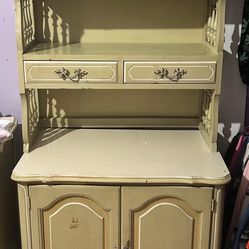 Antique Dresser Set With Hutch