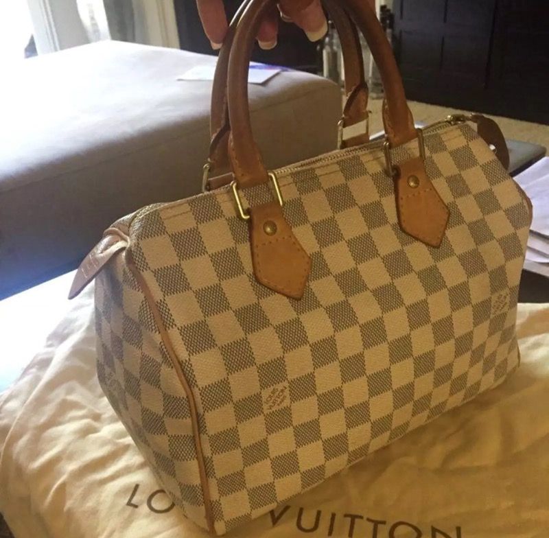 AUTHENTIC LOUIS VUITTON SPEEDY