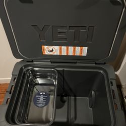 Yeti ice Chest 