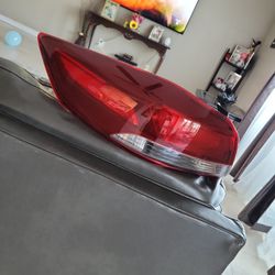 Hyundai Elantra 2018 Taillight
