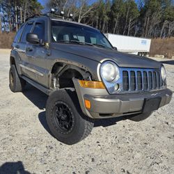 2005 JEEP LIBERTY PARTING OUT Parts