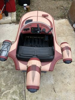 Toys r us Exclusive Landspeeder