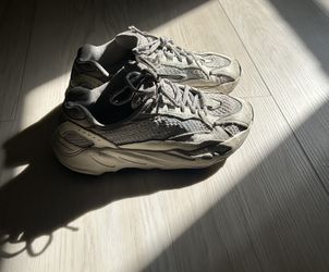 Yeezy 700 Static