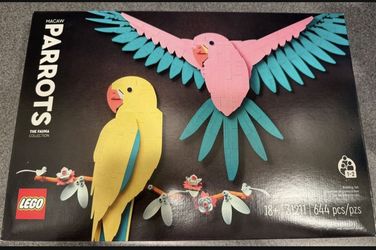 Lego Macaw Parrots