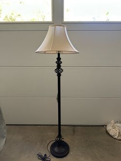 Floor lamp