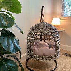 Brand New Luxury Wicker Hanging Cat Egg Chair with Stand