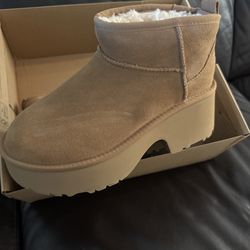 UGG W Classic ultra mini new heights “USA 8”