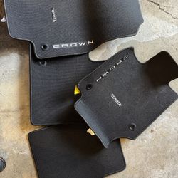 Toyota Crown Floor Mats.