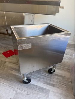 Portable Commerical Grade Ice Bin