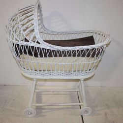 Wicker Doll Basinet