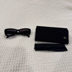 CHANEL Women’s Rectangle Sunglasses – Black Frame, Gray Tinted Lenses, Logo Detail