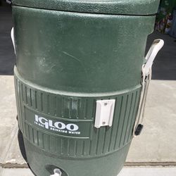 IGLOO 10-gallon Cooler