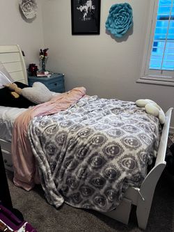 Twin sleigh bed and mattress