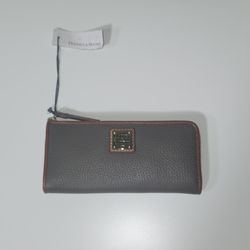Dooney & Bourke Handbag/Clutch