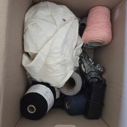 Tufting Set With Yarn & Gun