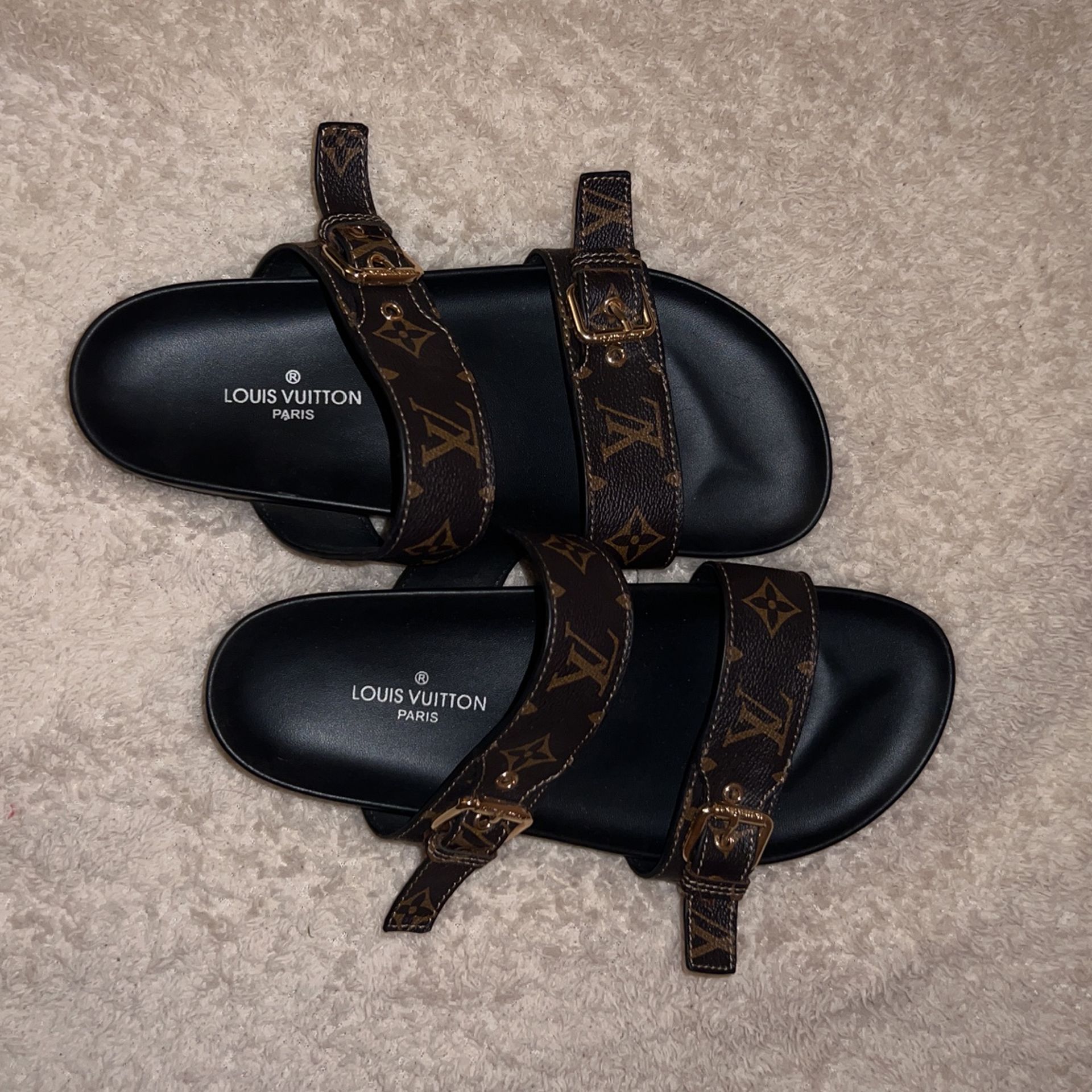 LV Louis Vuitton Bom Dia Flat Comfort Mule Sandals for Sale in City Of  Industry, CA - OfferUp