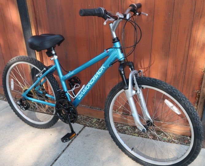 Diamondback Outlook Bicycle (Premium Condition)