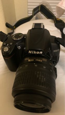 Nikon D3000 SLR
