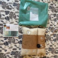 Brand New Never Used Livtuu Luxury Cork Bath Pillow 