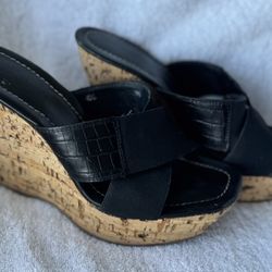 Black Wedge croc embossed strap