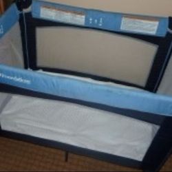 Foundations Portable Sleep n' Play w/Bassinet