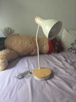 White Wireless Charging Desk Lamp
