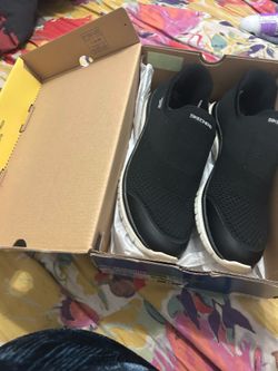 Sketchers size 8