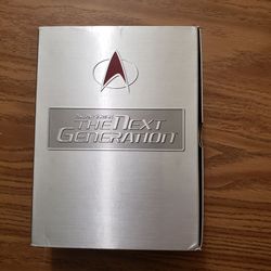 STAR TREK: THE NEXT GENERATION SEASON 1  TNG LIKE NEW