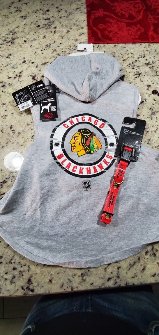 Brand new Chicago Blackhawks pet hoodie and collar 1x for large dog $20