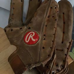 Baseball/Glove restoration And Relacing services