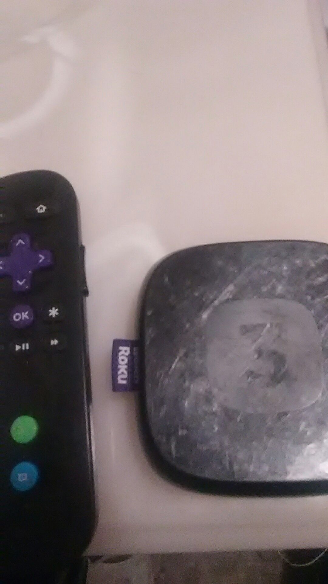 Roku 3 Streaming Box with remote