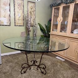 Beautiful 1" Glass Top Table 