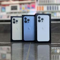 iPhone 13 Pro Max (Unlocked) (Take It Home In Payments/ llévatelo a casa en pagos) 