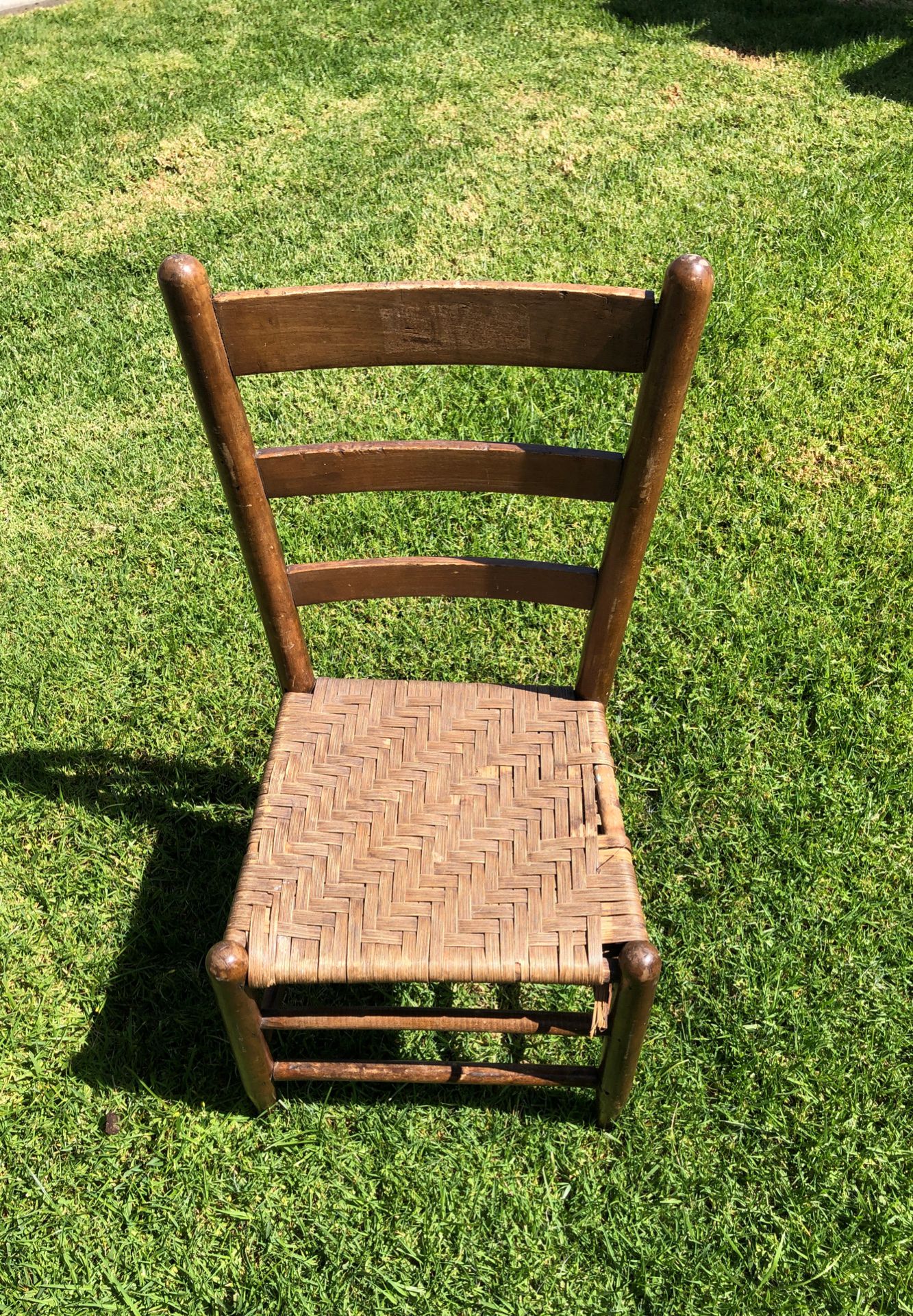 (Decorative) antique wooden chair (MAKE OFFER)
