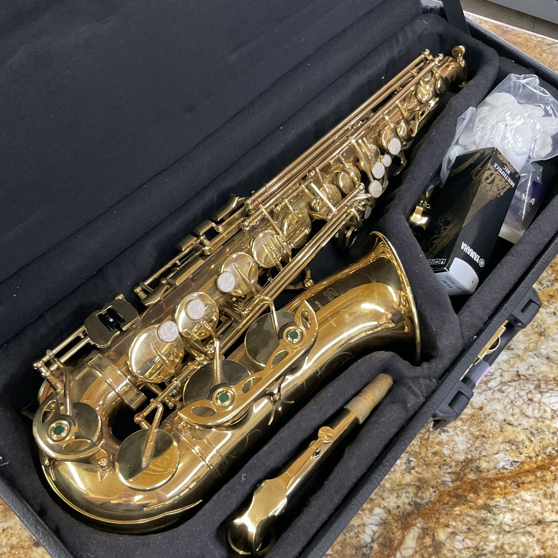 Yamaha Custom Z Saxophone in Carrying Case