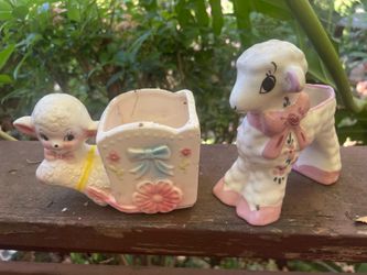 Figurines