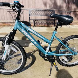 Girl’s Huffy Bike in great condition! 