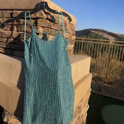 Parker sequence and silver dreaded dress womens size small.  hundred percent silk shell, and lining 100% polyesters Measures Total length 33”, step me