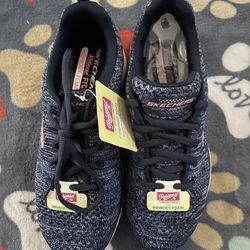 Skechers Relaxed Fit Memory Foam