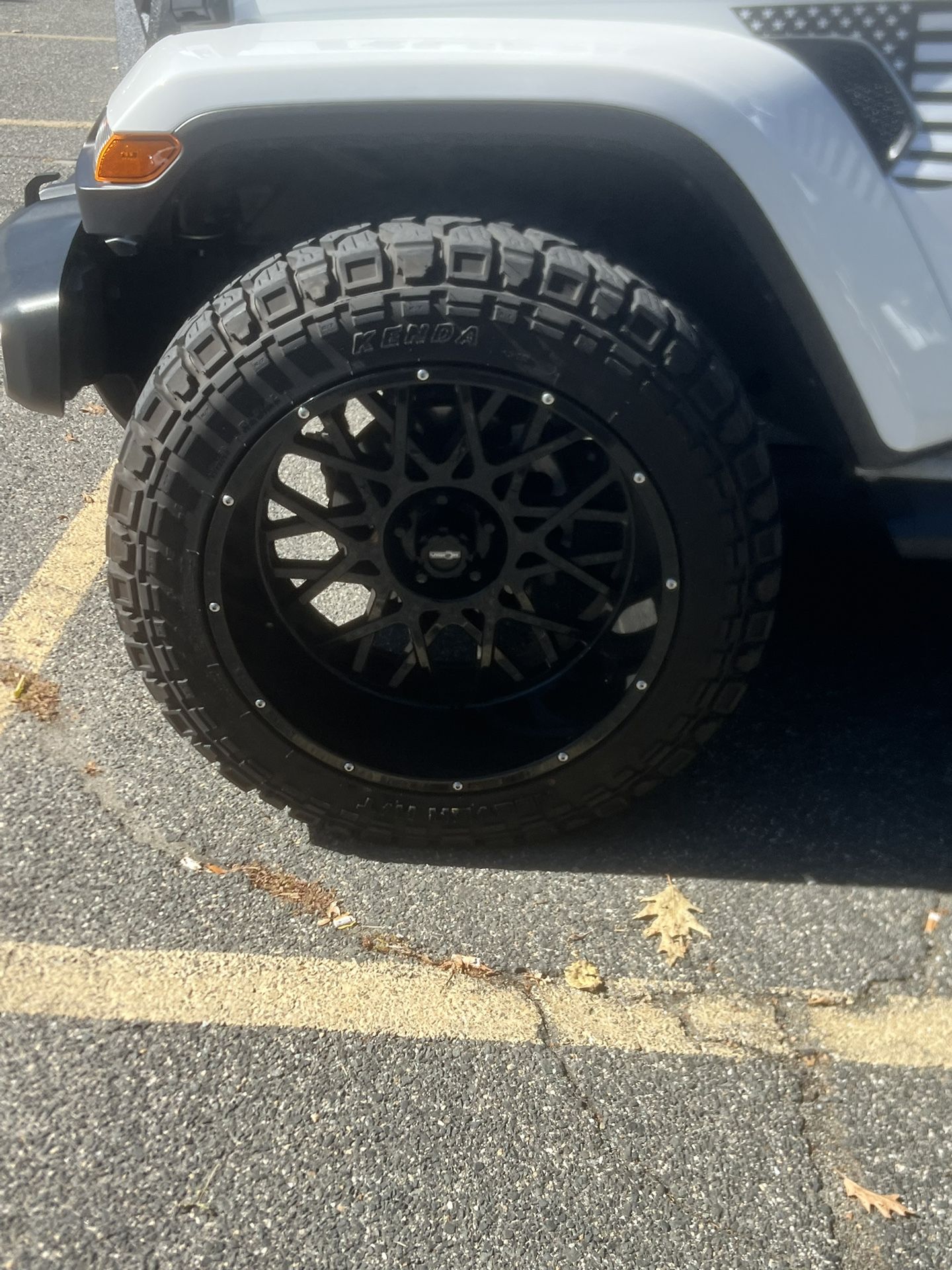 22in rims And 35in Tires Only 3500miles Worn